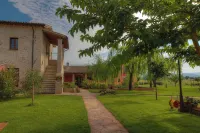 Room in Farmhouse with Swimming Pool Hotels in Bevagna