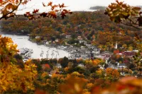 Beautiful newly decorated and centrally located home minutes from Camden Harbor.