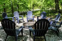 New Listing!! Huge Custom 4-bedroom Chalet in Innsbrook Resort - Pet Friendly!