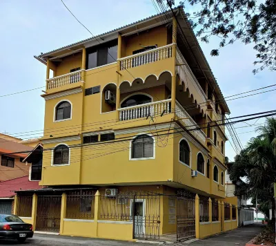 Del Sol Suites - Apartamento Familiar Hotel di 