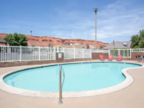 Super 8 by Wyndham St. George UT セントジョージのホテル