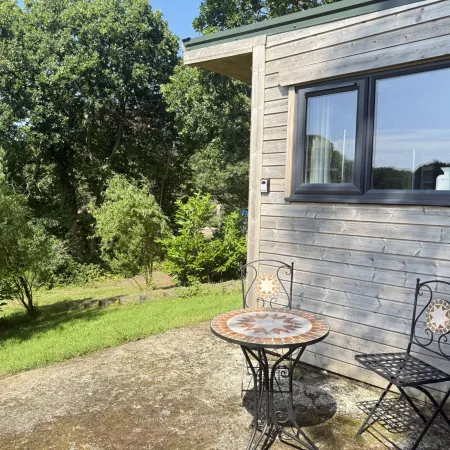 The Cabin in Lifton with 1 Bedrooms and 1 Bathrooms