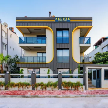 Zeluxe Suite Hotel