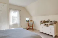 Walk to Village! Family-Friendly Gem in East Burke - WiFi