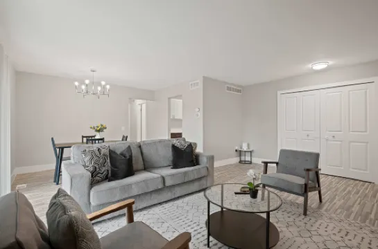 Comfortable 2BR 2BA Home Away From Home Hotels in Rochester Hills