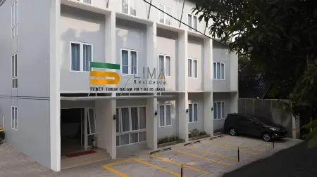 Lima Residence Tebet Manage by EHM