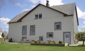 Group House with 3 Apartment for Family