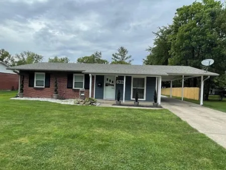 House on 7 acre lake. Newly Renovated 3 Bed 2 Bath Отели в г. Джонсон