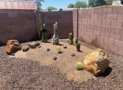 3 Bedroom home with mountain views and private parking . Pet friendly