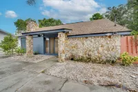 Winter Haven Retreat w/ Private Pool! Hotels in Cypress Gardens