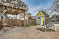 Brenham Rental w/ Deck & Yard < 1 Mi to Downtown! - WiFi