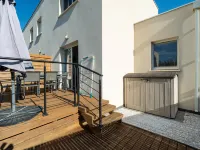 Relaxing Coastal Villa Retreat - Wifi