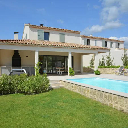 Villa in Malaucène near Mont Ventoux