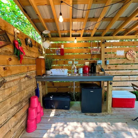 Sexiest Lil Cabin in Saugerties, NY