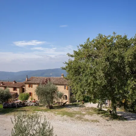 Villa in Umbria with Saltwater Pool