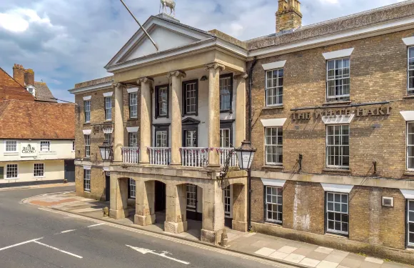 索爾茲伯裏懷特哈特美居酒店公寓