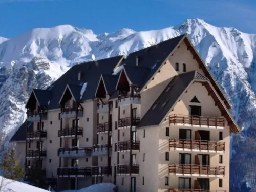 Apartment in Réallon Near Ski Slopes