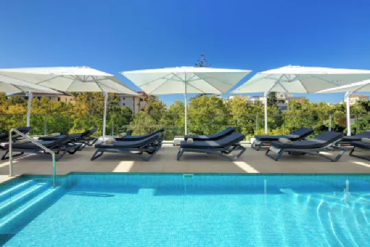 Hotel San Cristóbal Hoteles cerca de Clínica Ochoa