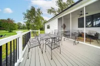 Walk to Lake Erie: Sleek Retreat w/ Screened Patio - Boutique