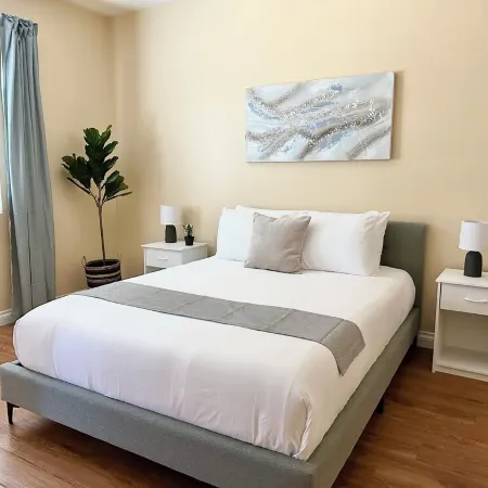 Disneyland Getaway Tri-level Gated Townhome