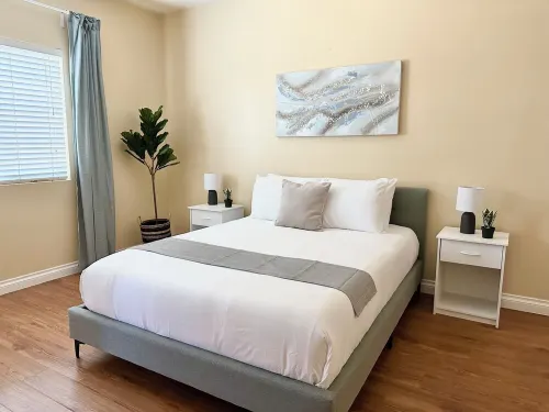 Disneyland Getaway Tri-level Gated Townhome