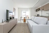 Cannes Club by Viva - Residencial a 200m da Praia Ingleses do Rio Vermelho Hotels near Praia Brava