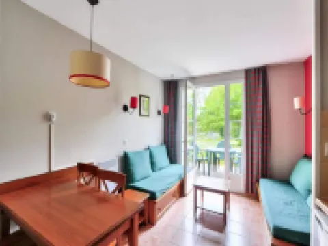 Duplex in Village Center near Pool & Lake