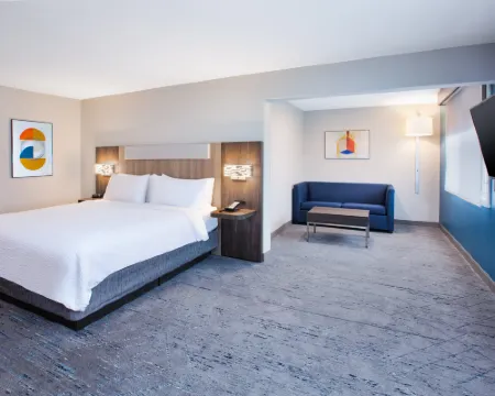 ホリデイ イン エクスプレス ホテル & スイーツ ディファイアンス by IHG ディファイアンスのホテル