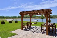 Holiday Inn Express & Suites Trinity Hotels in Keystone