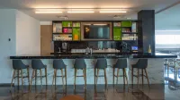 Holiday Inn & Suites MERIDA LA ISLA by IHG - بار