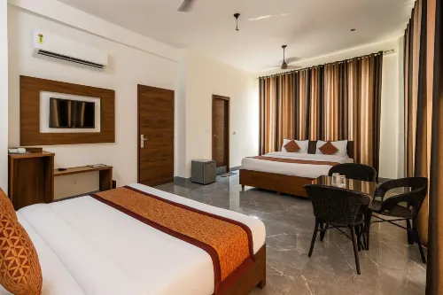 Hotel Yash Regency - Managed by JMD Group