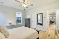 Fort Worth Retreat w/ Balcony: Walk to Tcu! - Apartments