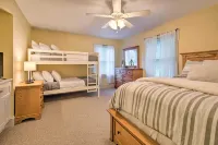 Large Yard and Games Edgewater Escape in Paupack! - Pet friendly