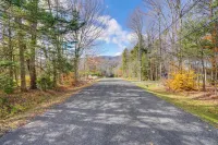1 Mi to Mt Snow: 'Luna Stella' Home w/ Fireplace - 3-Star