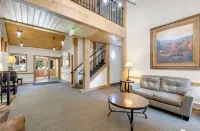 Dog-Friendly Slopeside Condo Near Main Street