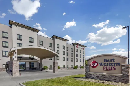 Best Western Plus Williston Hotel  Suites