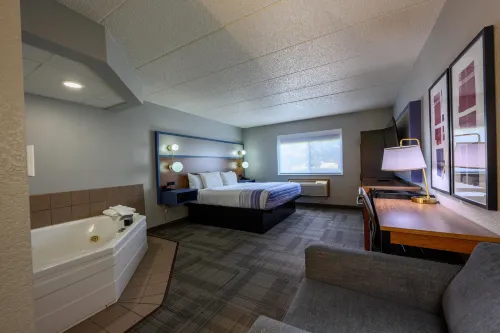 AmericInn by Wyndham Monroe - 2-Star