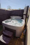 Blue Heron Cottage with Game Room, Deck and Hot Tub! - Villa