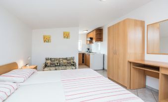 Apartments Delic Pejic