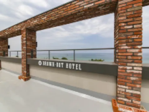 Gangneung Brown Dot Gangneung Gyeongpo Hotels in Gangneung-si