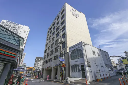 Gwangju Hound Hotel - Bergblick
