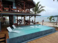 Bocas Beachfront Lodge - piscine