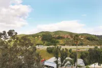 La Quinta Inn & Suites by Wyndham Pomona - Mountain view