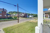 Walk to Ritter Park: Renovated Home Near Marshall! - 2-Star