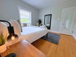 Charming 1BR in Evanston - Hinman B3