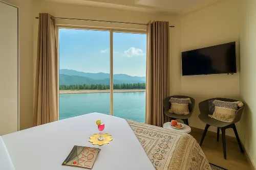 The Neeraj Ganga Rajmahal Wellness with Ganga View