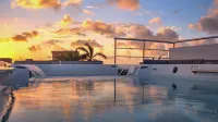 Commodore Suites - Swimmingpools