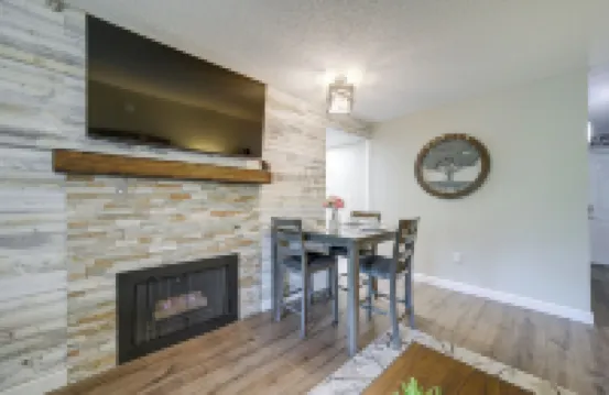 Steps to Eats & Shops! Stylish Gatlinburg Condo