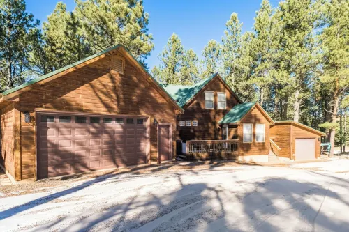 Chalet-Style Retreat on the Green, Close to Bike Trails - Sleeps 8-12