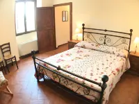 Villa Sole Vini in the Heavenly Heart of Umbria on Top of the World sleeps 50 - Villas